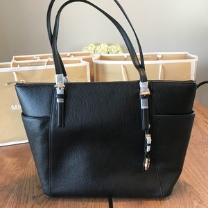 Michael kors zip top tote black pebble